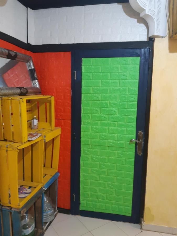 Aznavour Hostal *