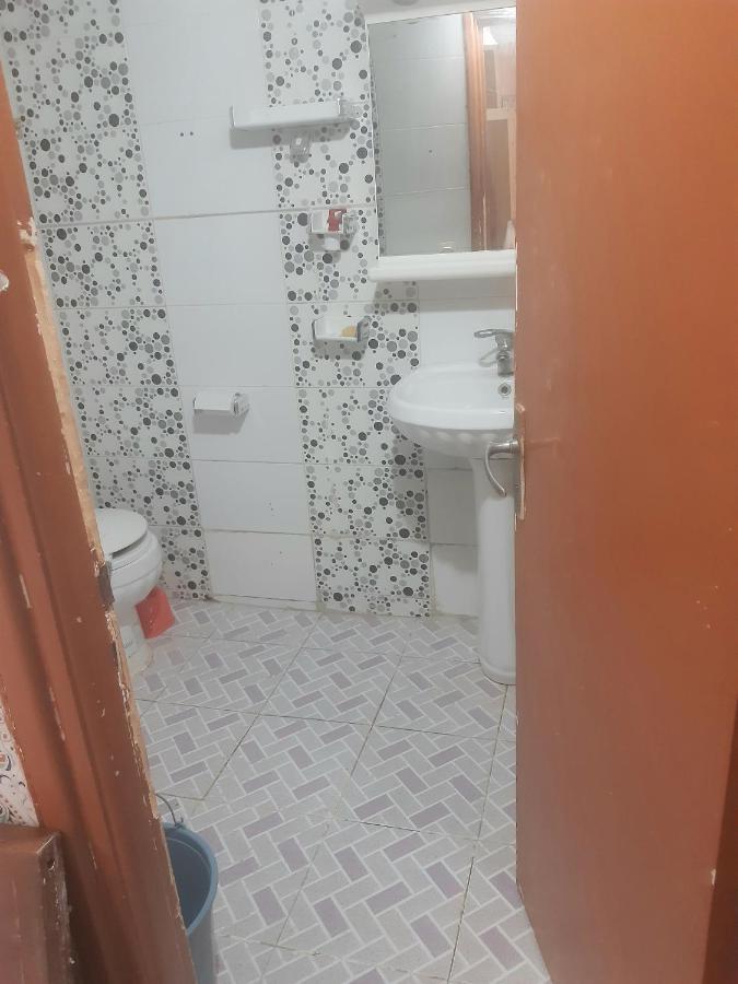 Hostal Aznavour